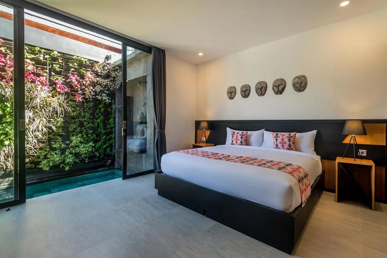 4 BR Glass Rice-Field Villa Ubud — 4BR Villa Rental in Ubud — image 16