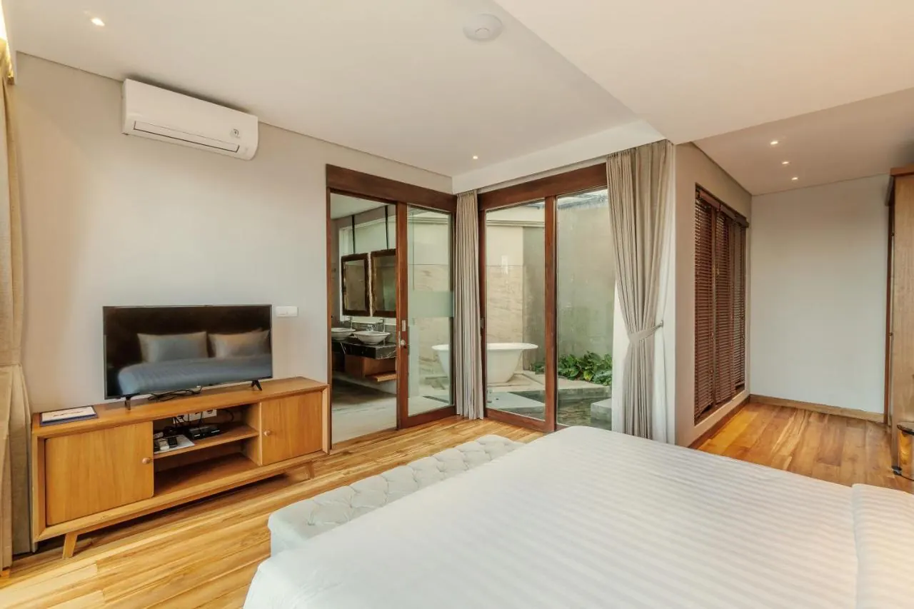 3 BR Hilltop Pool Villa Nusa Dua — 3BR Villa Rental in Nusa Dua — image 18