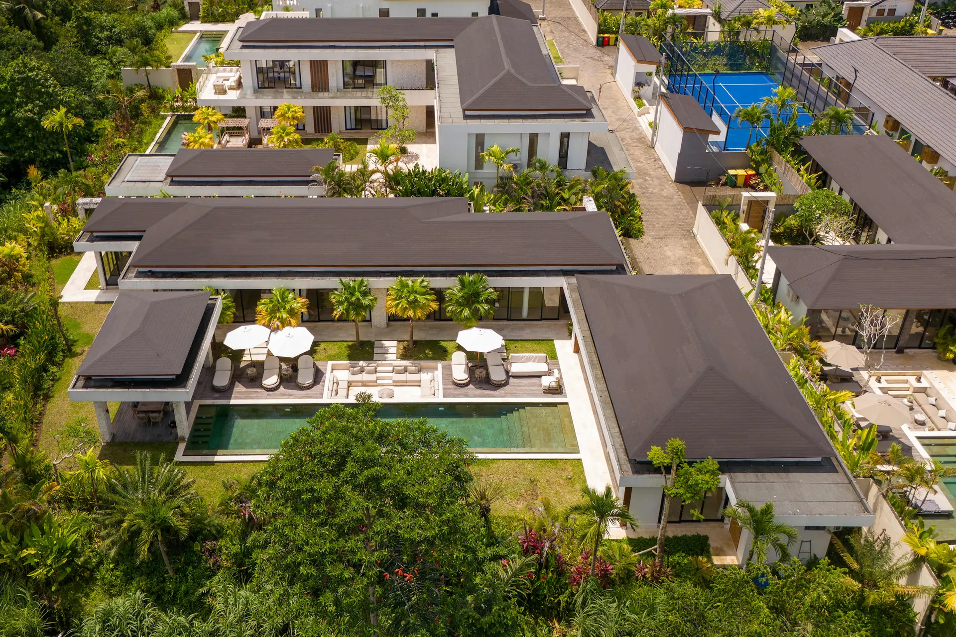 6 BR Padel Tropical Garden Villa Ubud — 6BR Villa Rental in Ubud — image 3