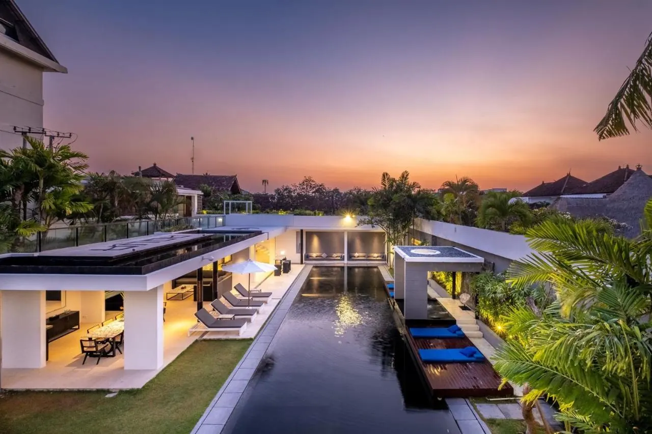 5 BR Walk-to-Beach Modern Villa Seminyak — 5BR Villa Rental in Seminyak — image 1