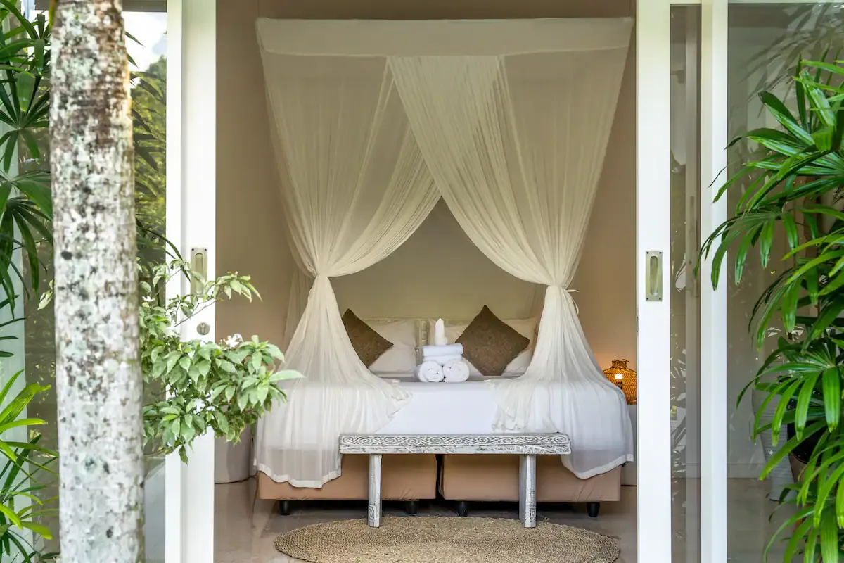 4 BR Jungle-View Infinity-Pool Villa Ubud — 4BR Villa Rental in Ubud — image 18