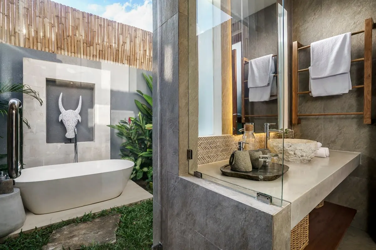 6 BR Rice-Field Pool Villa Ubud — 6BR Villa Rental in Ubud — image 19