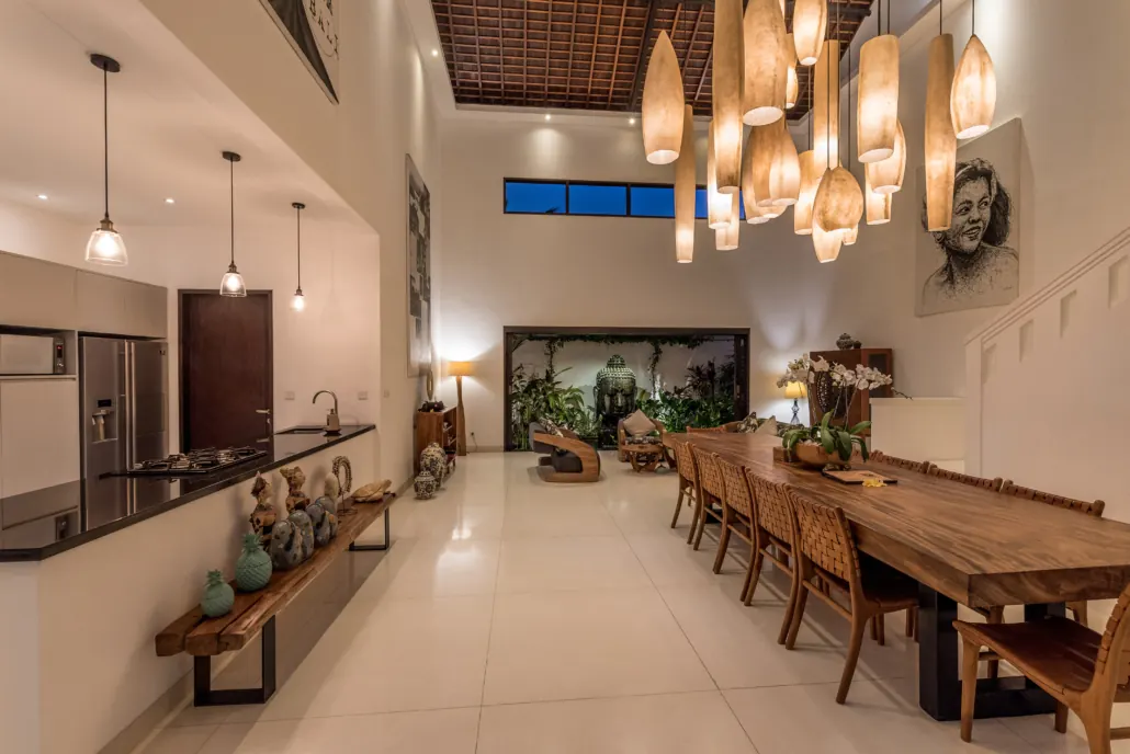 6 BR Architect-Designed Tropical Garden Villa Seminyak — 6BR Villa Rental in Seminyak — image 7