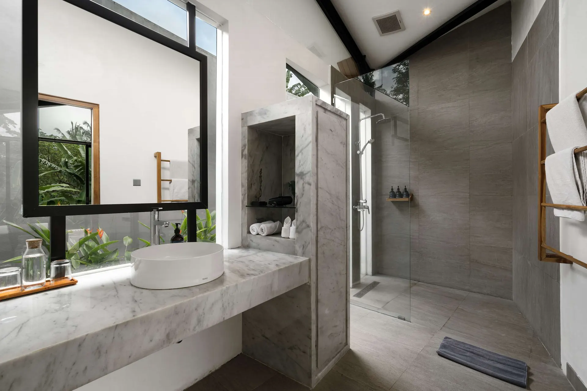 6 BR Glass Pavilion Retreat Ubud — 6BR Villa Rental in Ubud — image 16