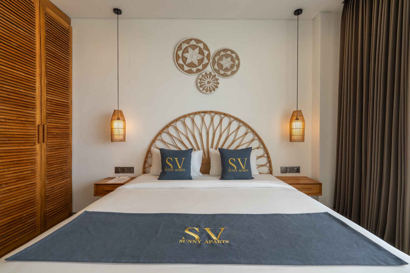 SB 305 - 1BR Pool Suite, Near Batu Belig Beach - Canggu, Bali — image 13