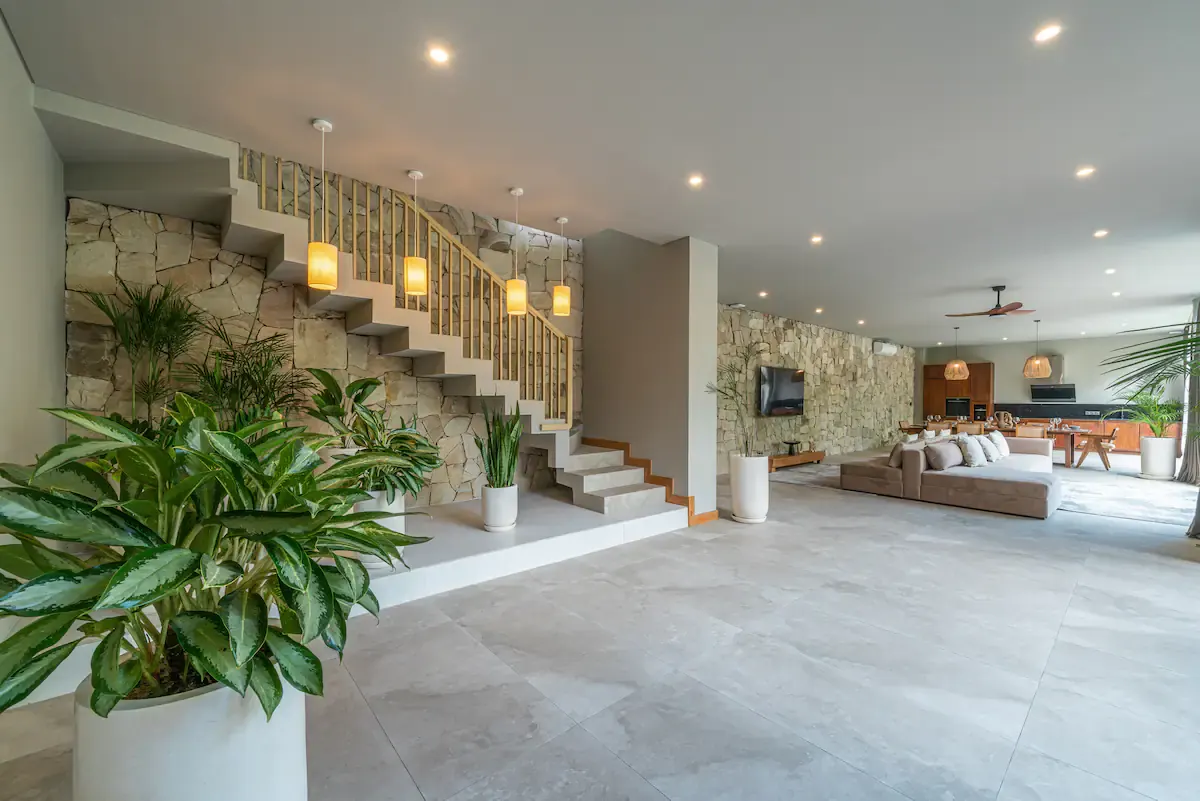 9 BR Walk-to-Beach Pool Estate Canggu — 9BR Estate Rental in Canggu — image 15