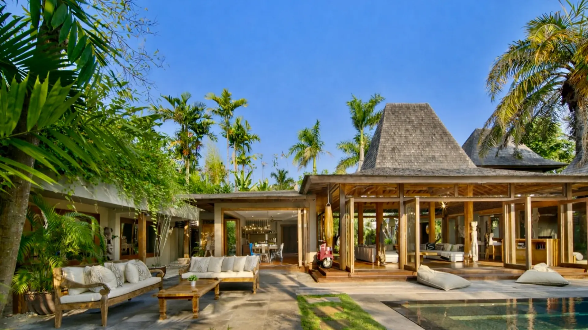 5 BR Private Retreat Seminyak — 5BR Villa Rental in Seminyak — image 2