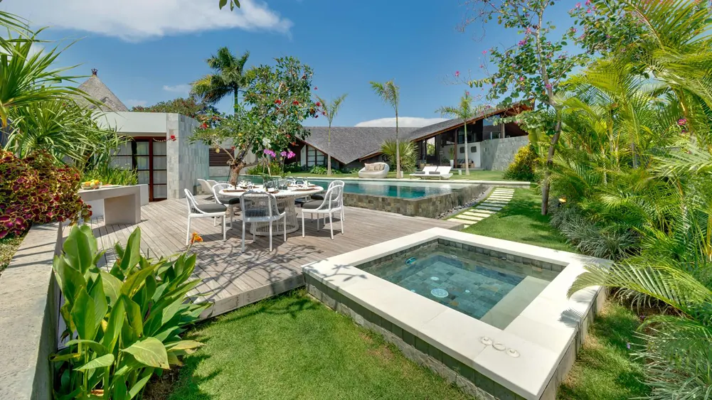 4 BR Architect-Designed Tropical Garden Villa Seminyak — 4BR Villa Rental in Seminyak