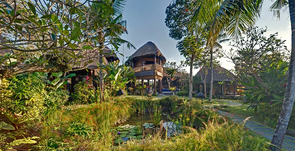 7 BR Oceanfront Tropical Garden Villa Canggu — 7BR Villa Rental in Seseh — image 4