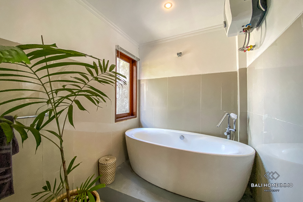 Beautiful 2 Bedroom Villa for monthly rental in Canggu Bali near Berawa — image 16