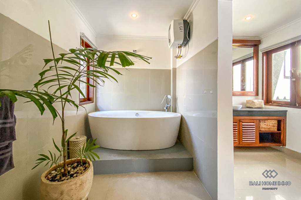 Beautiful 2 Bedroom Villa for monthly rental in Canggu Bali near Berawa — image 15