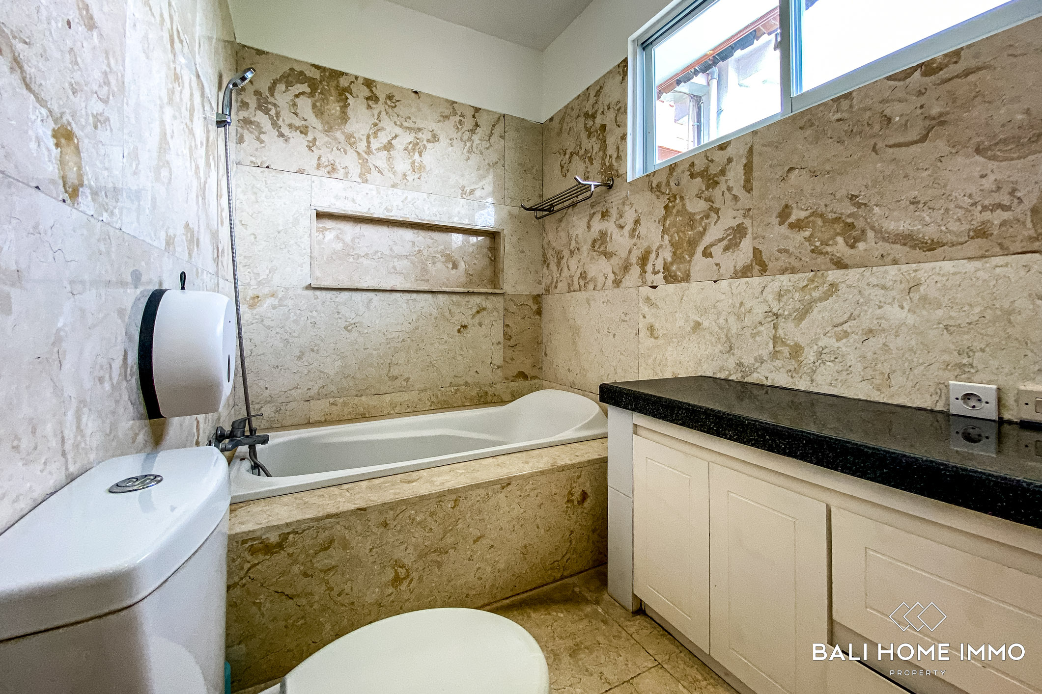 Beautiful 3 Bedroom villa for rental in Bali Canggu Berawa — image 15