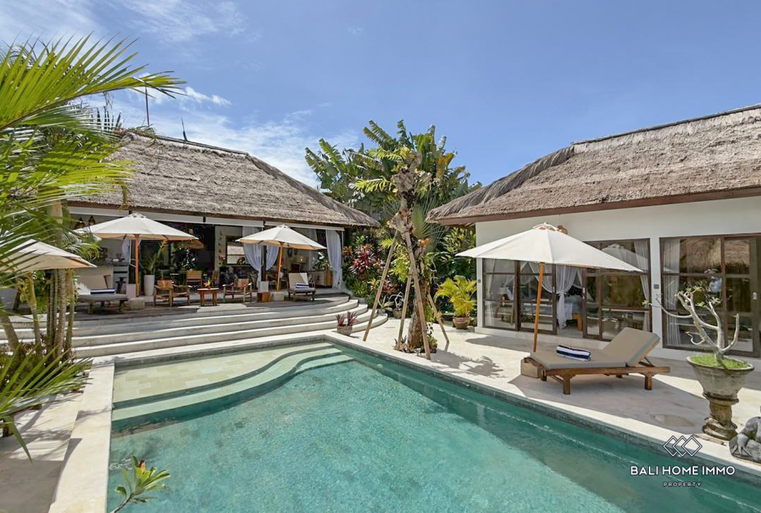 Beautiful 3 Bedrooms villa for monthly rentals in Bali Canggu padonan