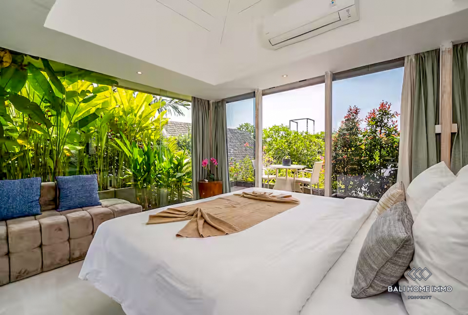 Beautiful 3 Bedrooms villa for yearly rental in Bali Canggu Batu bolong — image 13