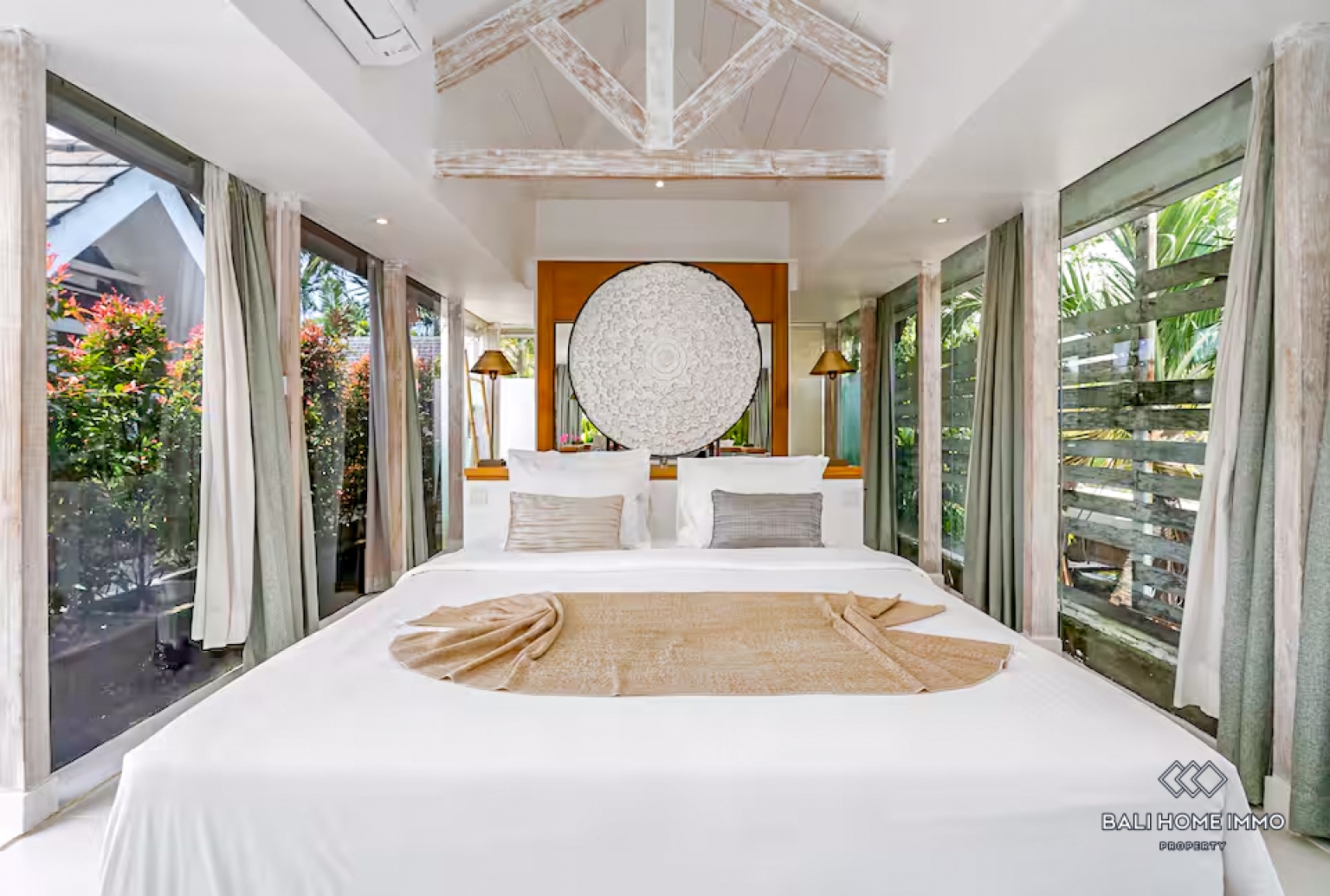 Beautiful 3 Bedrooms villa for yearly rental in Bali Canggu Batu bolong — image 11