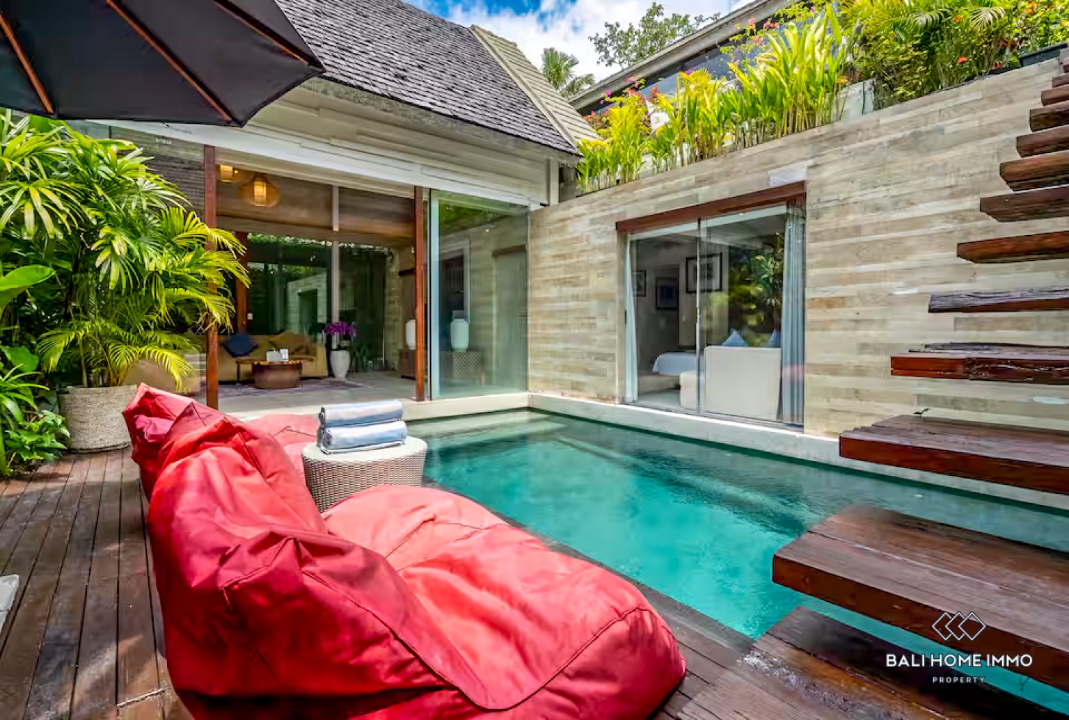 Beautiful 3 Bedrooms villa for yearly rental in Bali Canggu Batu bolong