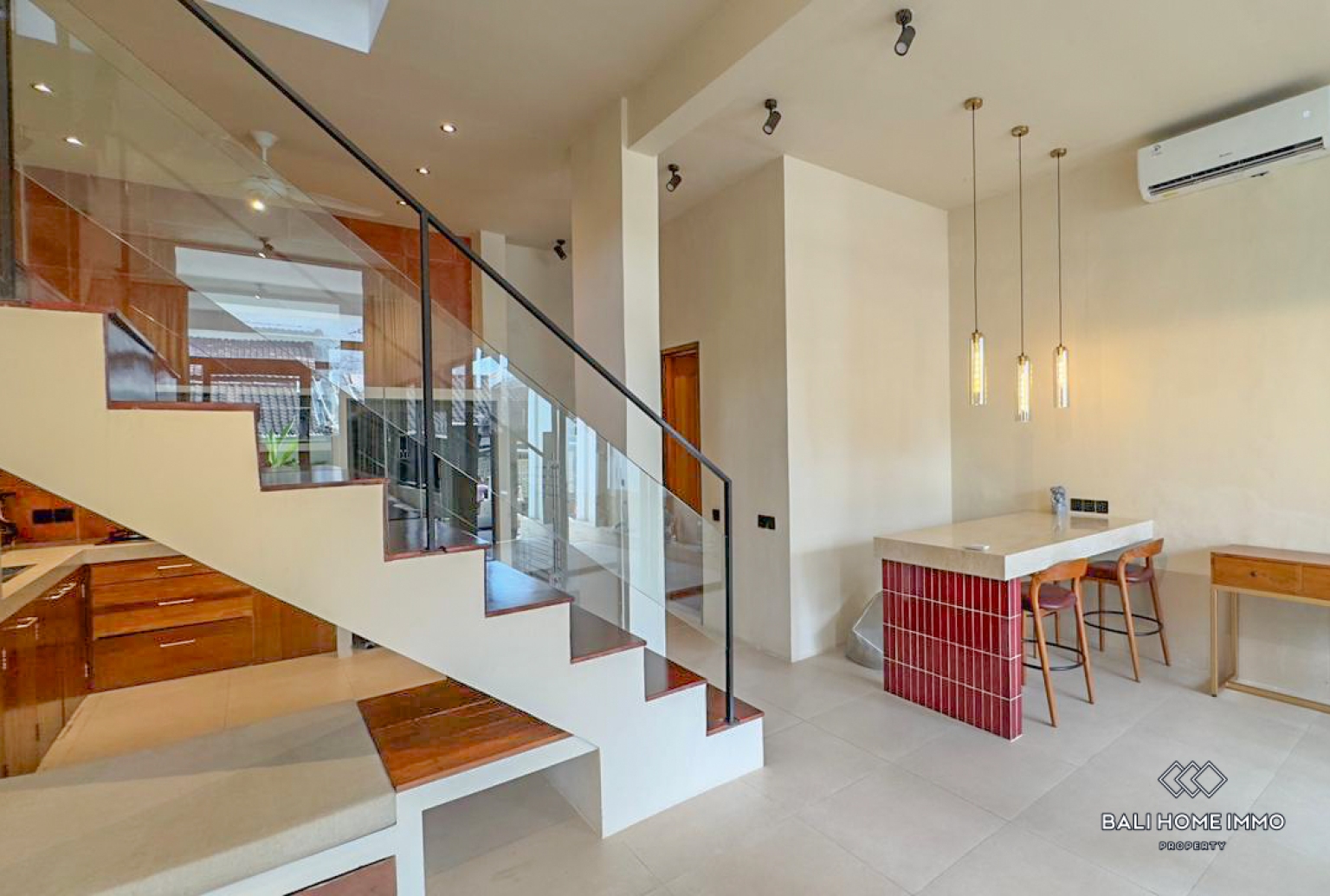 Beautiful 3 Bedrooms villa for yearly rental in Bali Canggu Berawa — image 5
