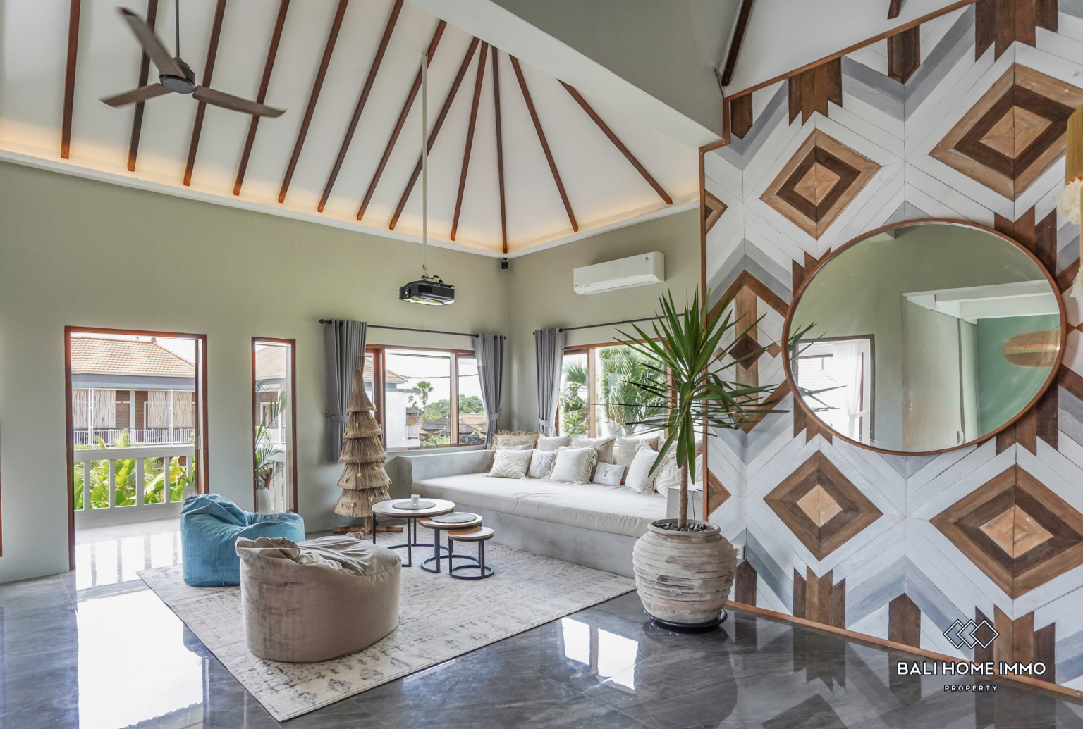 Beautiful 3 bedrooms villa for yearly rental in Bali - Canggu Padang linjong — image 6