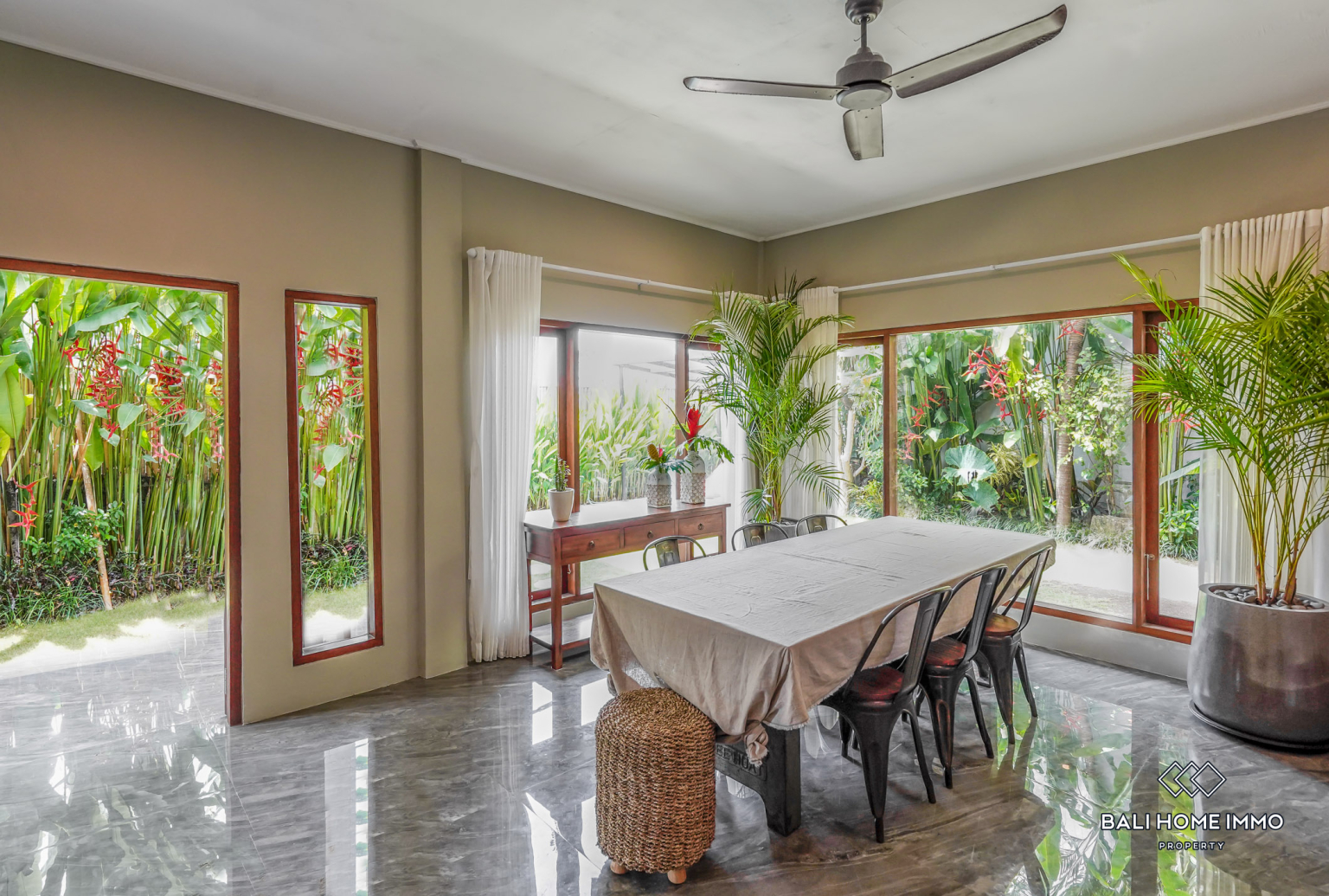 Beautiful 3 bedrooms villa for yearly rental in Bali - Canggu Padang linjong — image 12
