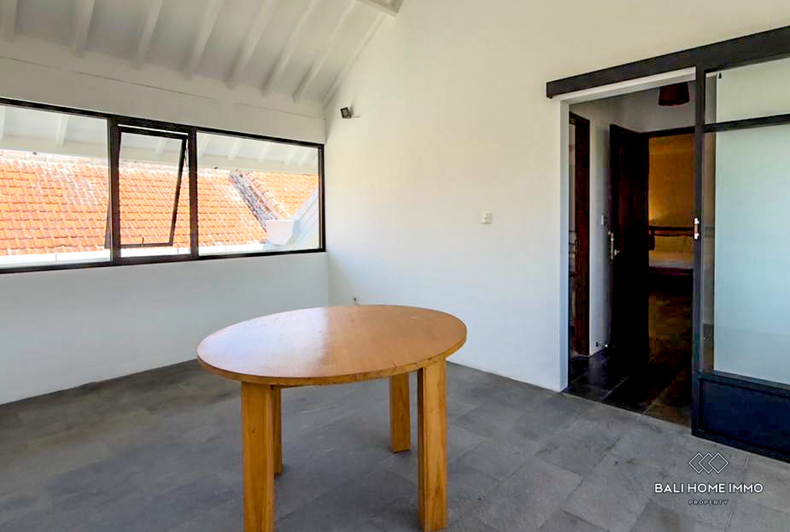 Beautiful 3 Bedrooms villa for Yearly rental in Bali Near Umalas and Berawa — image 12