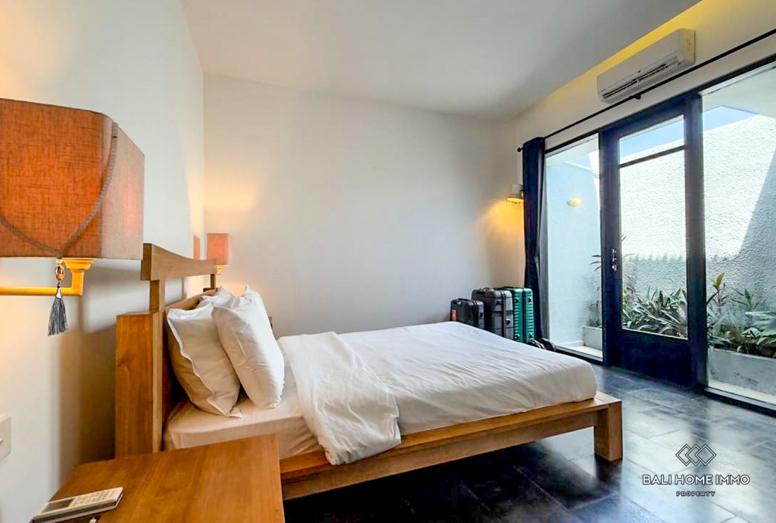 Beautiful 3 Bedrooms villa for Yearly rental in Bali Near Umalas and Berawa — image 14