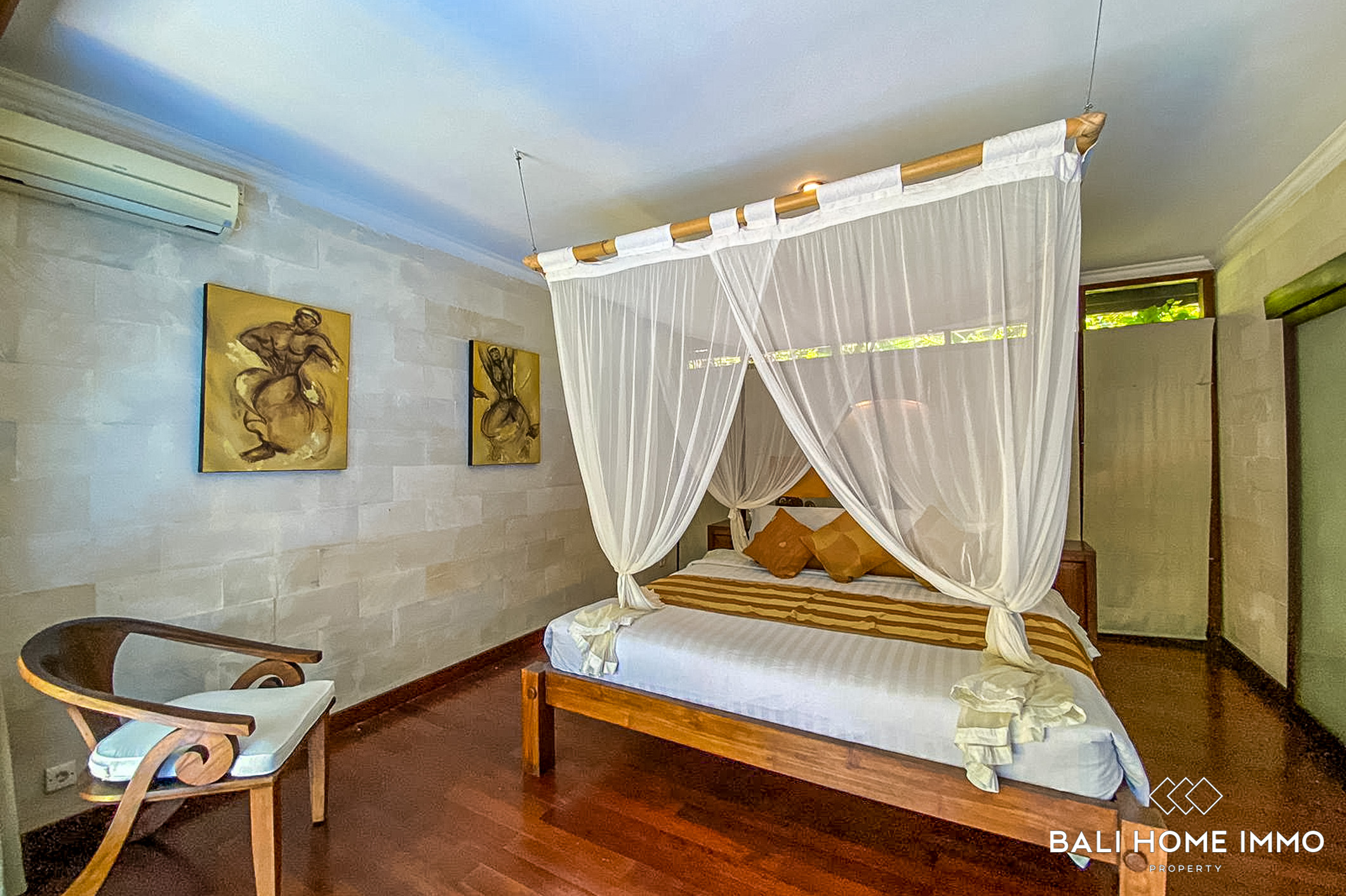 Beautiful 4 Bedroom villa for monthly rental in Bali Batu Belig — image 10