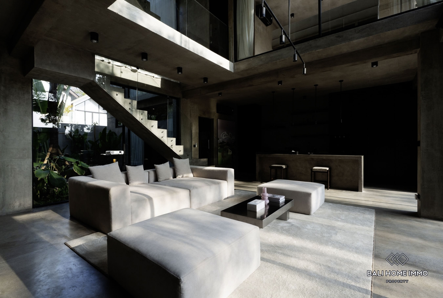 BEAUTIFUL 5 BEDROOMS VILLA FOR YEARLY & MONTHLY RENTAL IN ULUWATU - NYANG NYANG — image 2