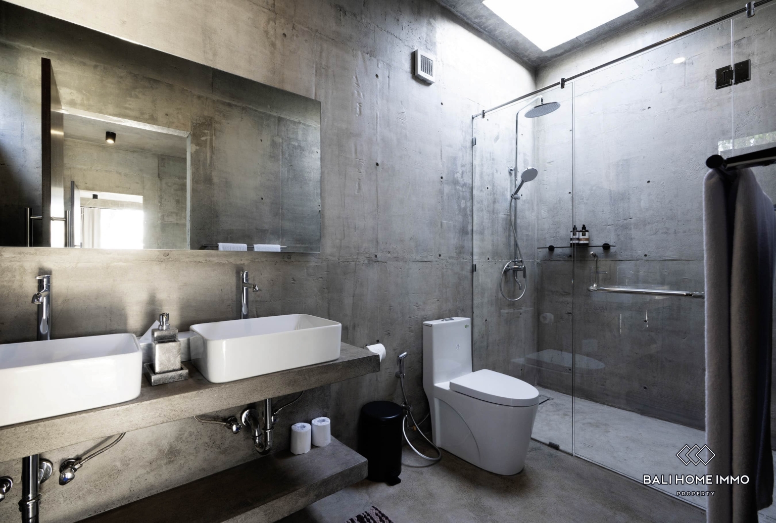 BEAUTIFUL 5 BEDROOMS VILLA FOR YEARLY & MONTHLY RENTAL IN ULUWATU - NYANG NYANG — image 17