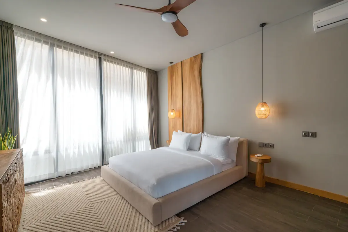 5 BR Walk-to-Beach Tropical-Modern Villa Canggu — 5BR Villa Rental in Canggu — image 9