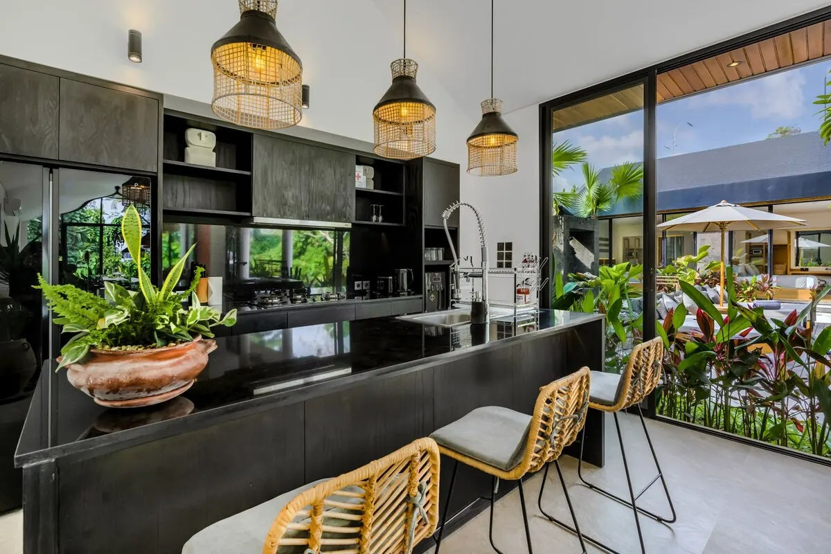 6 BR Infinity-Pool Jungle-View Retreat Ubud — 6BR Villa Rental in Ubud — image 13