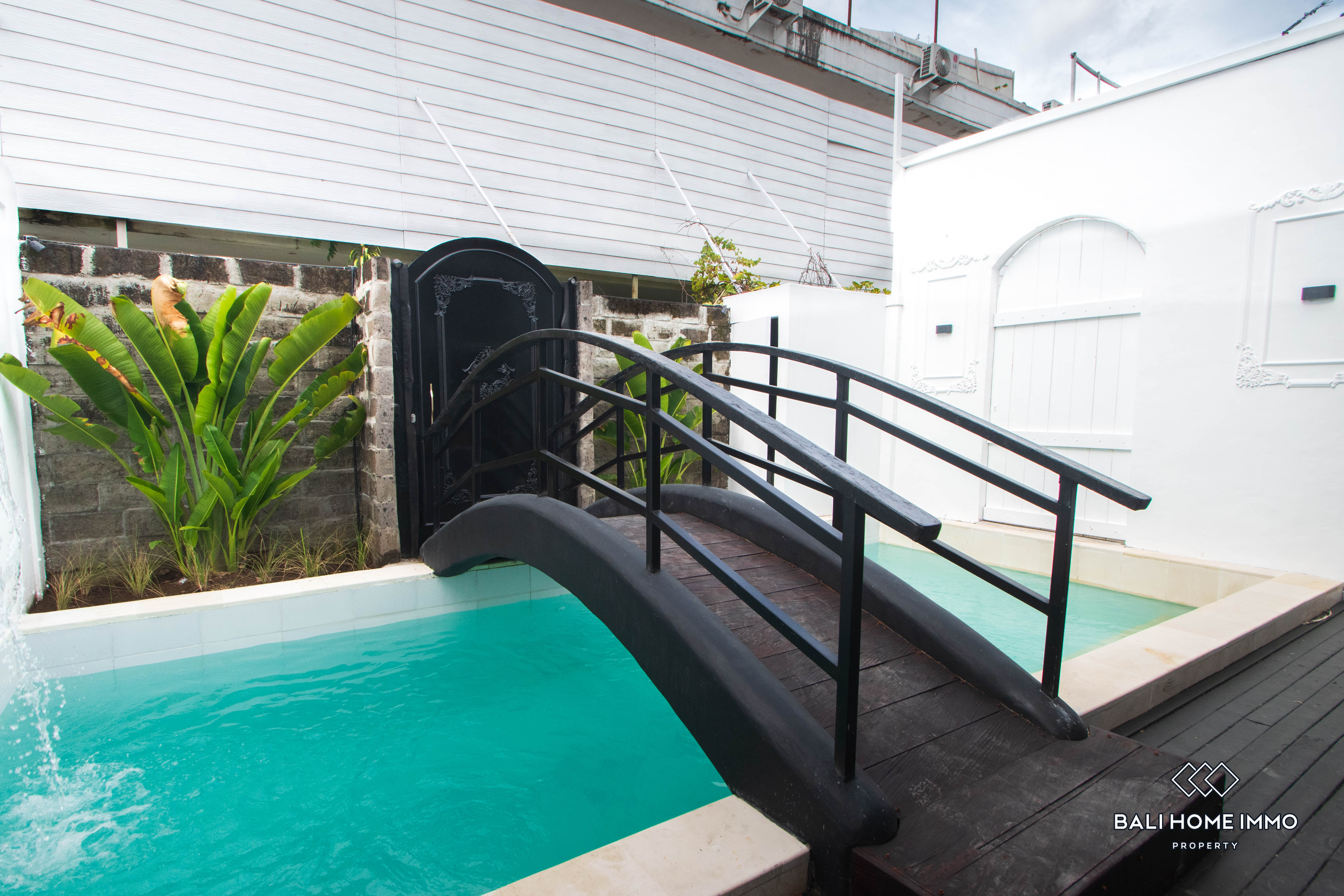 Brand New 1 Bedroom Villa for Yearly Rental in Bali Kuta Legian — image 1