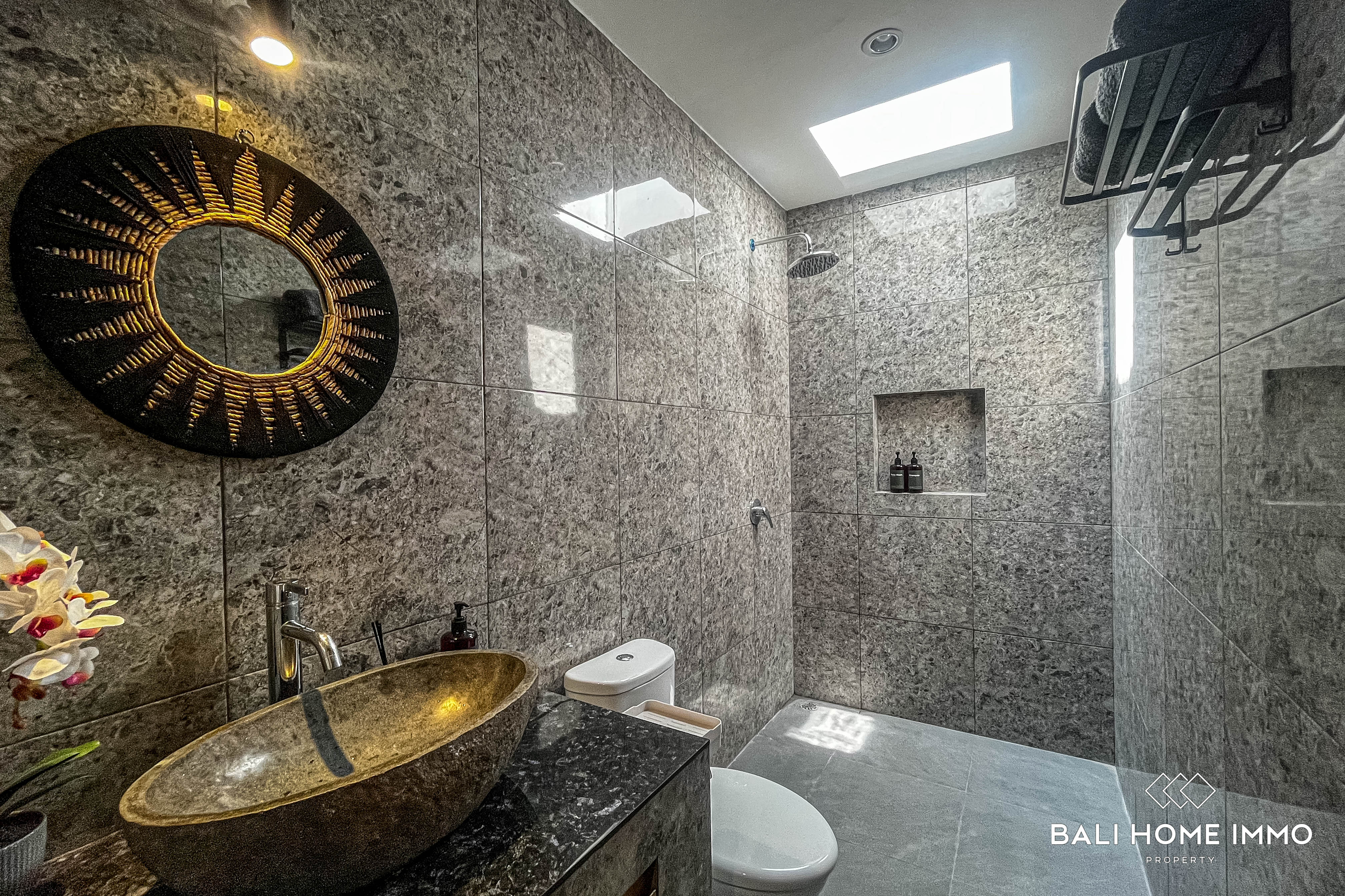 BRAND NEW 2 BEDROOMS VILLA FOR YEARLY RENTAL IN NUSA DUA KUTUH — image 12