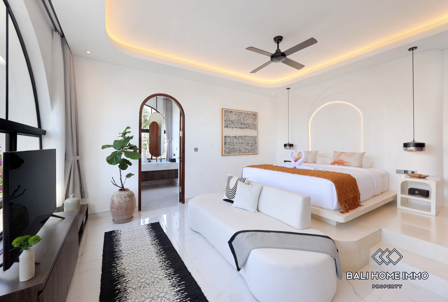 Brand New 3 Bedroom Modern Family Villa for Rent in Canggu Residential Side — image 11