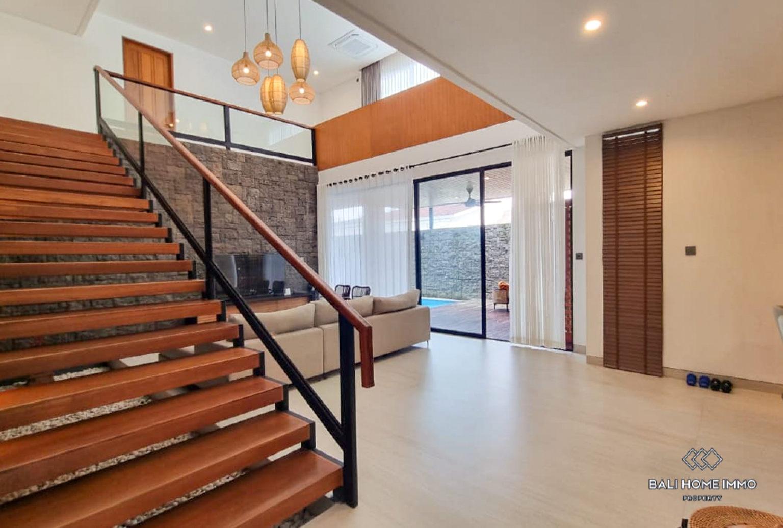 Brand New 3 Bedroom Villa for Yearly Rental in Bali Kerobokan — image 8