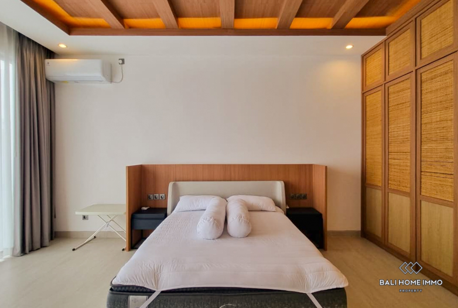 Brand New 3 Bedroom Villa for Yearly Rental in Bali Kerobokan — image 17