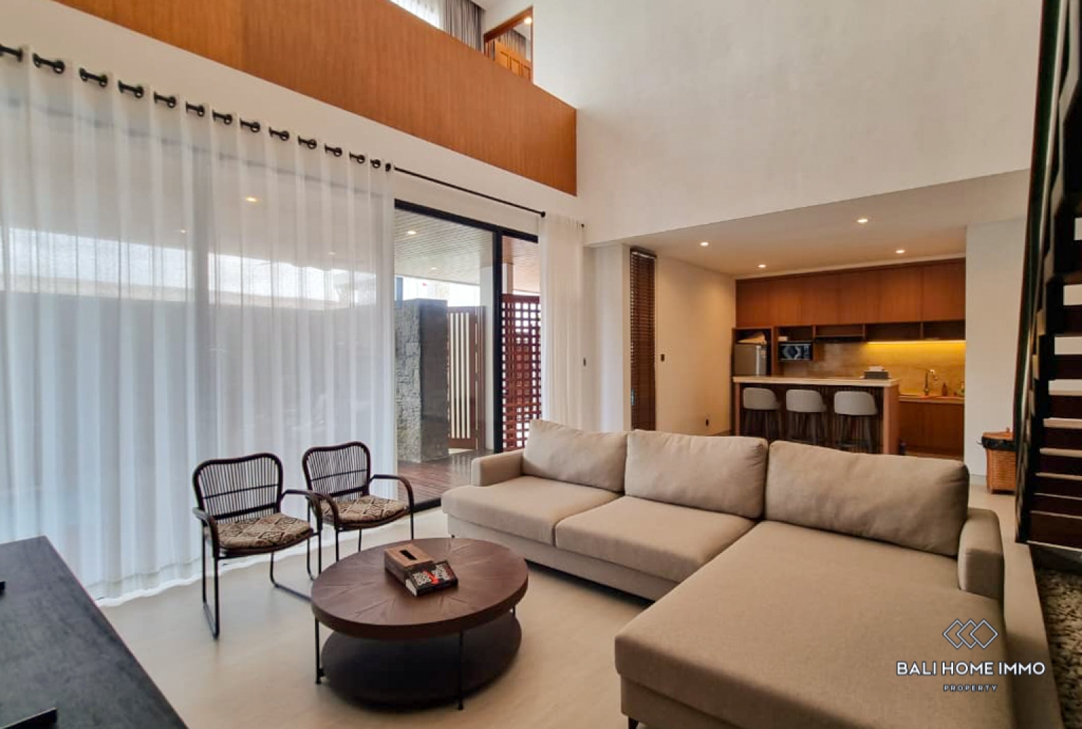Brand New 3 Bedroom Villa for Yearly Rental in Bali Kerobokan — image 5