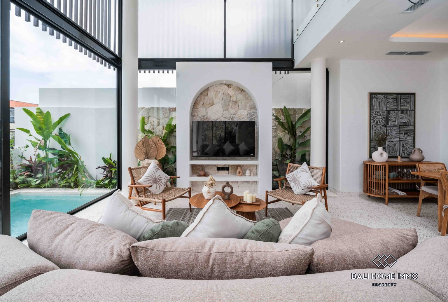 Brand new 3 Bedroom Villa with ricefield view for rent in Berawa — image 3