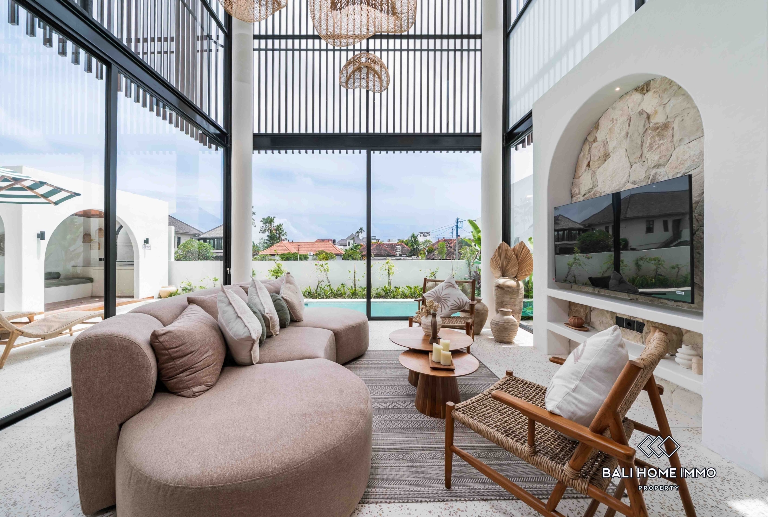 Brand new 3 Bedroom Villa with ricefield view for rent in Berawa — image 4