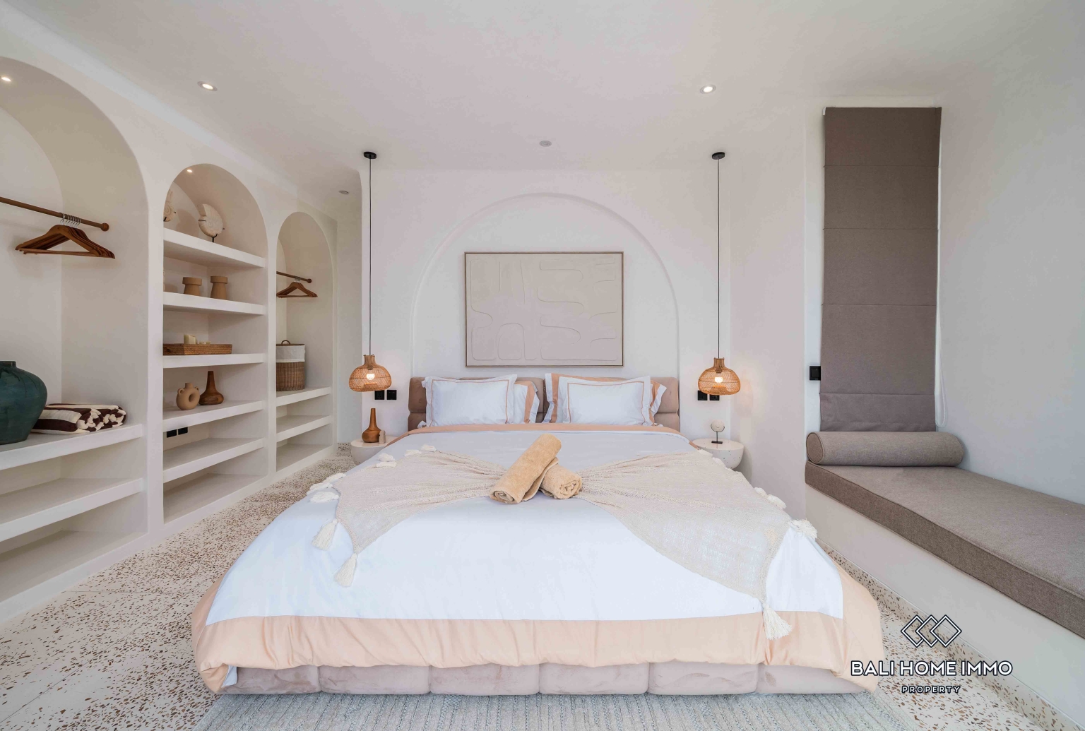 Brand new 3 Bedroom Villa with ricefield view for rent in Berawa — image 18