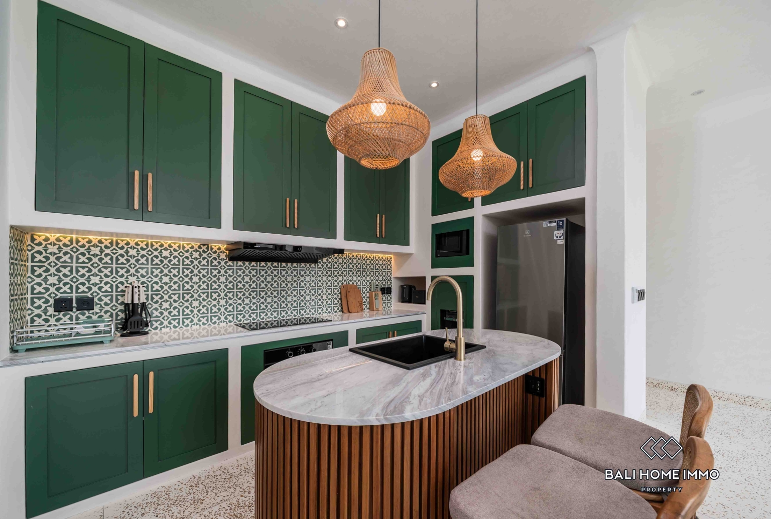 Brand new 3 Bedroom Villa with ricefield view for rent in Berawa — image 9