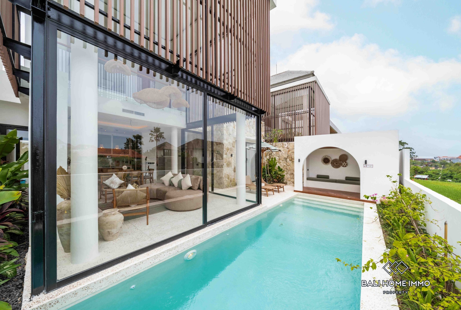 Brand new 3 Bedroom Villa with ricefield view for rent in Berawa — image 1