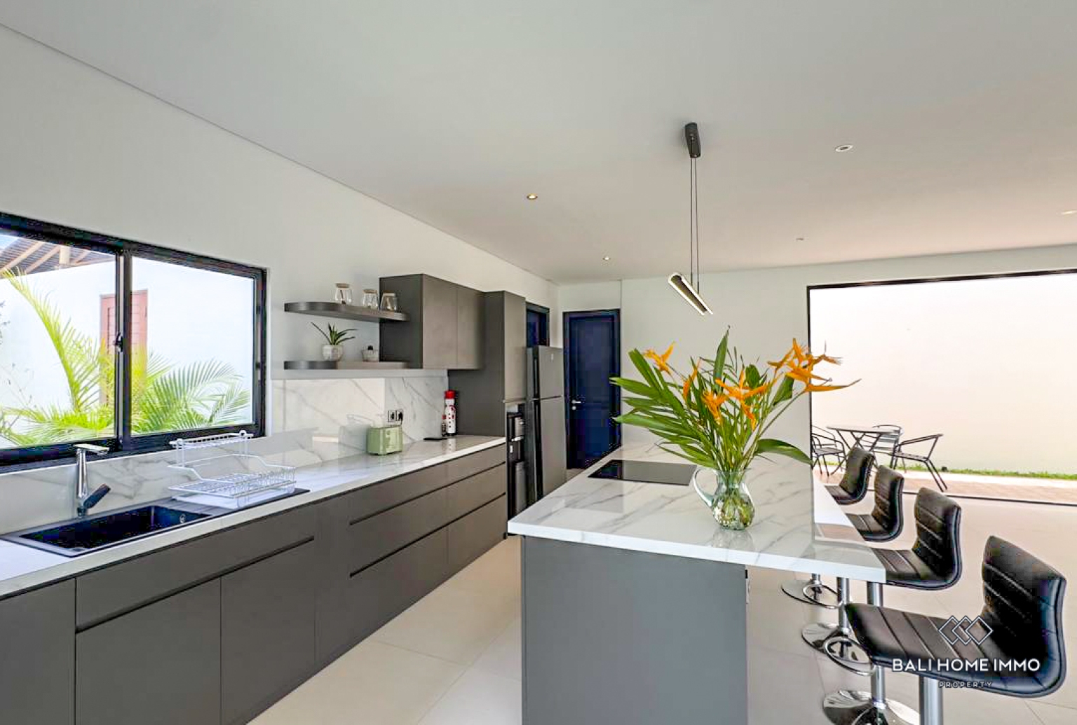 Brand new 3 Bedrooms villa for rentals in Bali Seminyak residential side — image 8