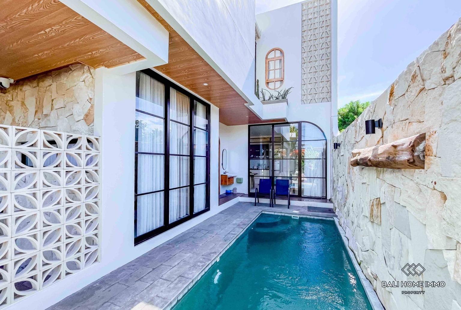 BRAND NEW 3 BEDROOMS VILLA FOR YEARLY AND MONTHLY RENTAL IN BALI - PANDAWA