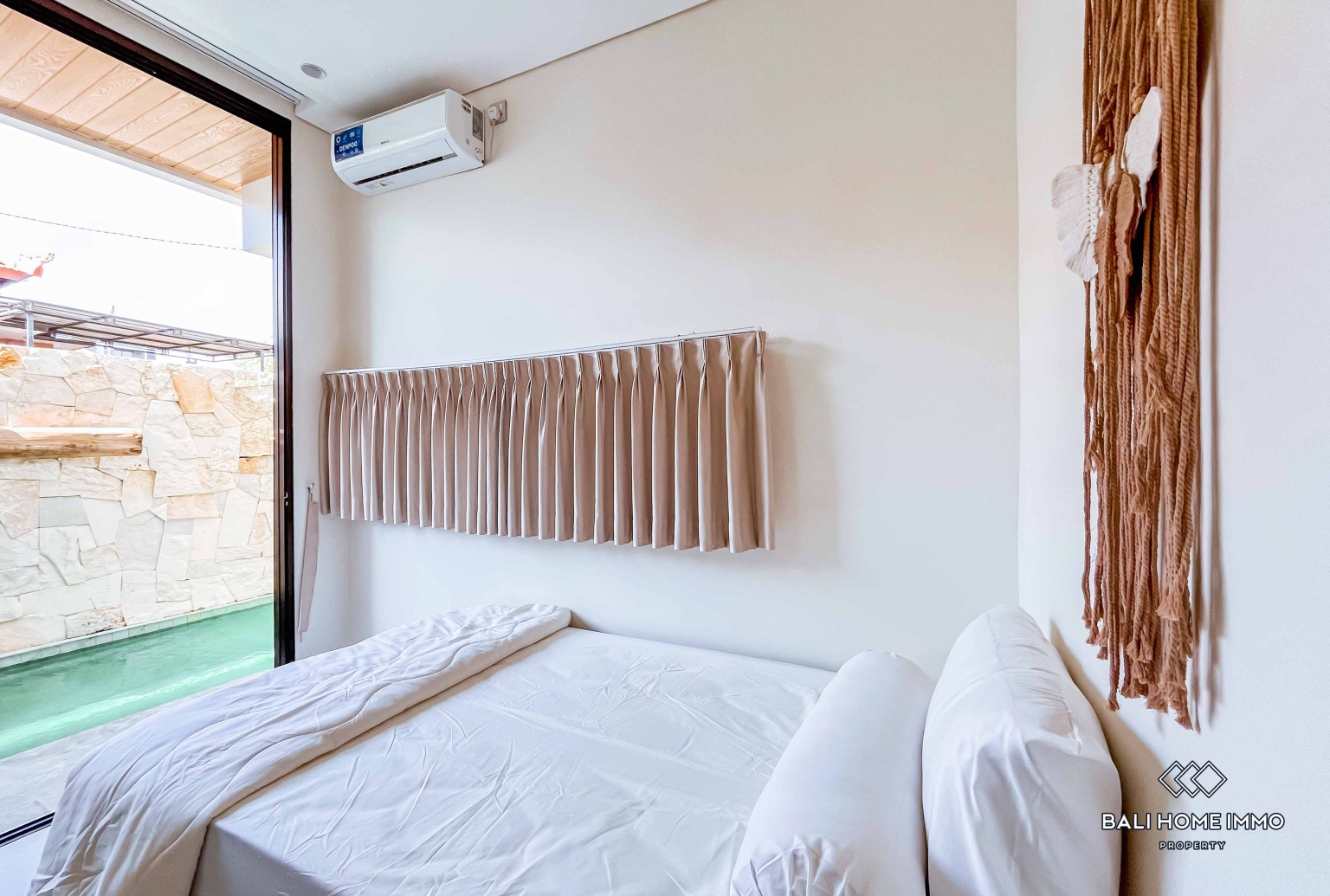BRAND NEW 3 BEDROOMS VILLA FOR YEARLY AND MONTHLY RENTAL IN BALI - PANDAWA — image 13