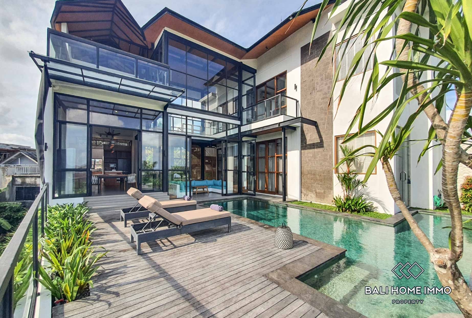 Brand New 4 Bedroom Modern Villa for Rent in Canggu Berawa