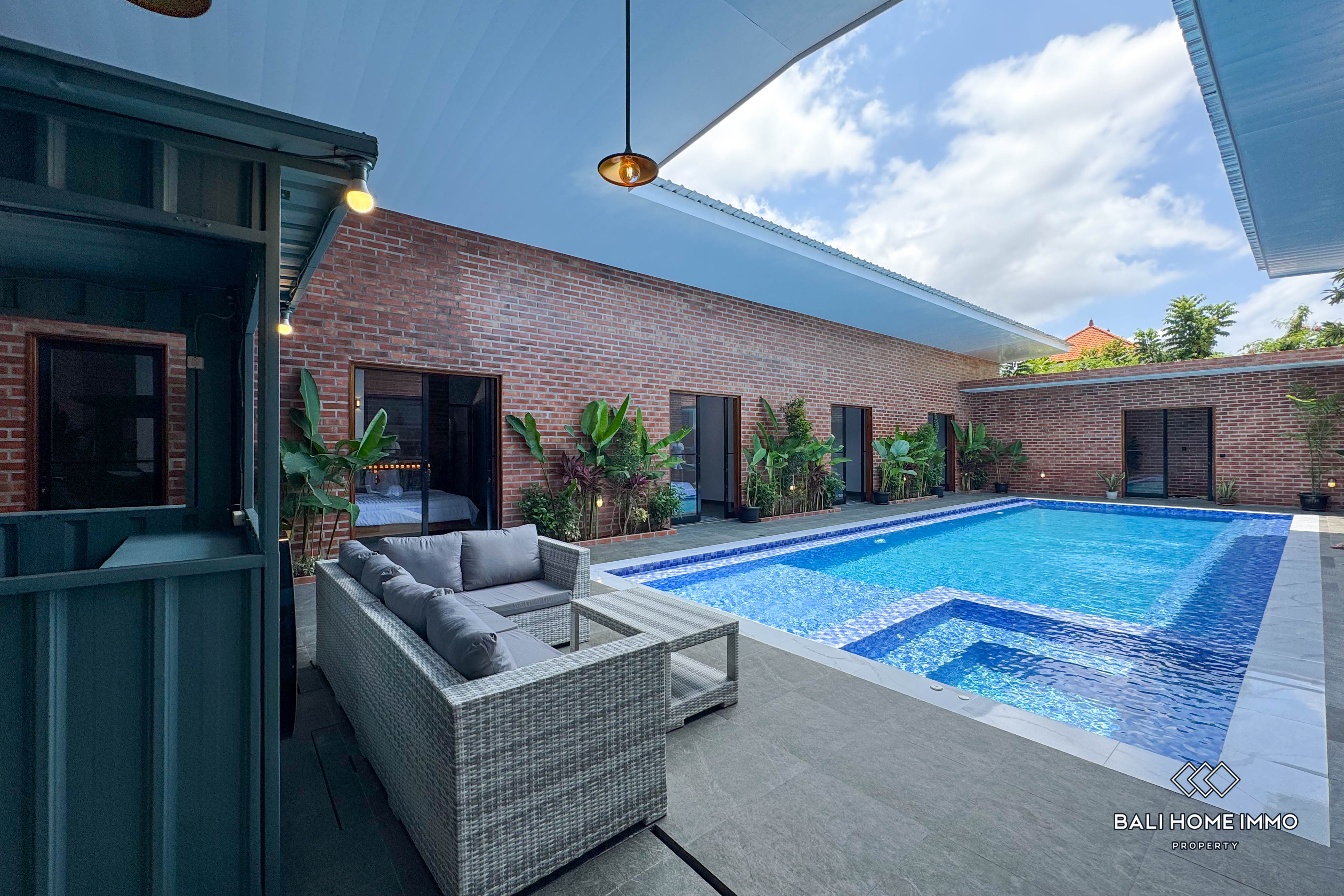Brand New 4 Bedroom Villa for Rent in Kerobokan — image 2