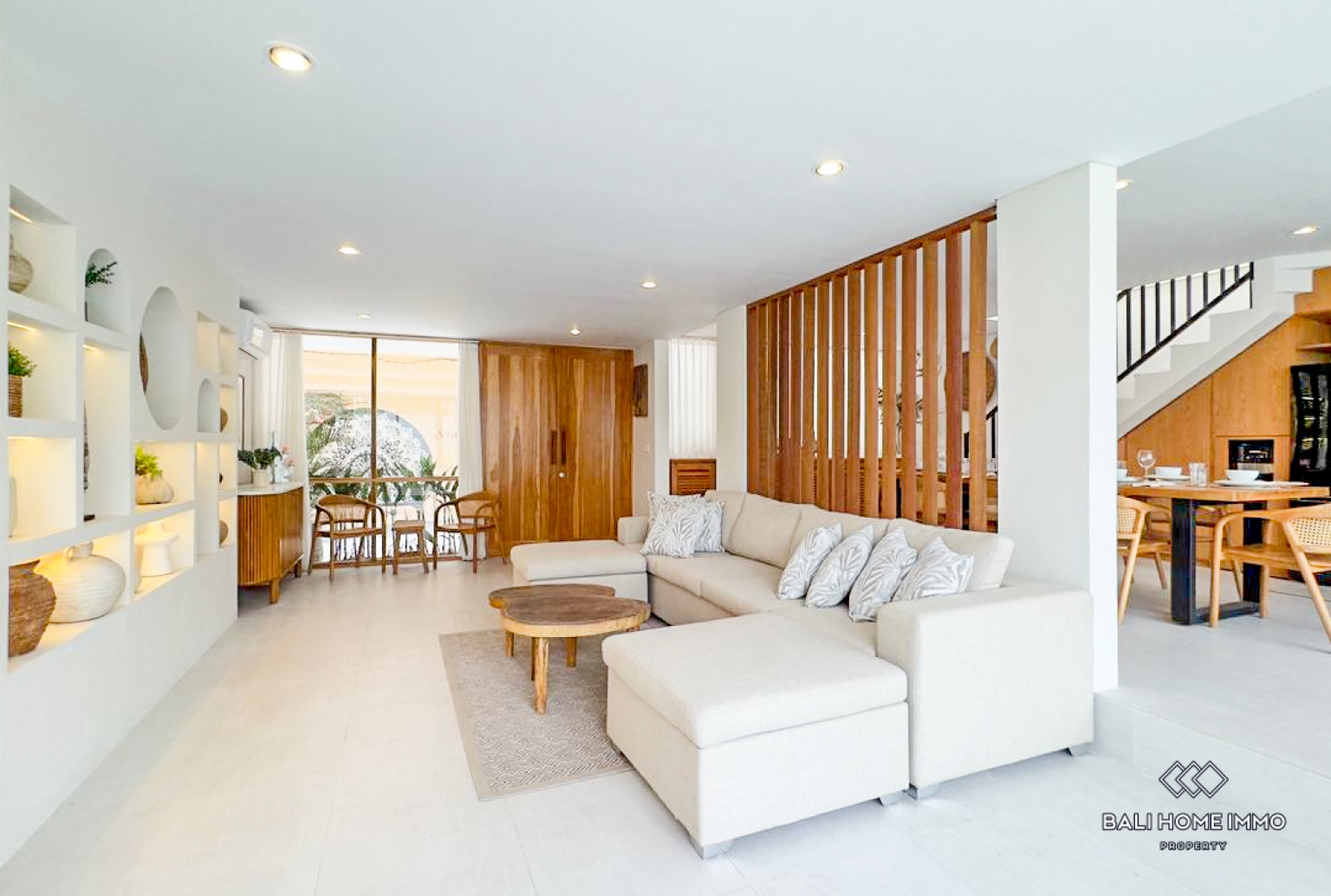 Brand new 4 bedrooms villa for rent in Bali - Canggu residential side — image 2