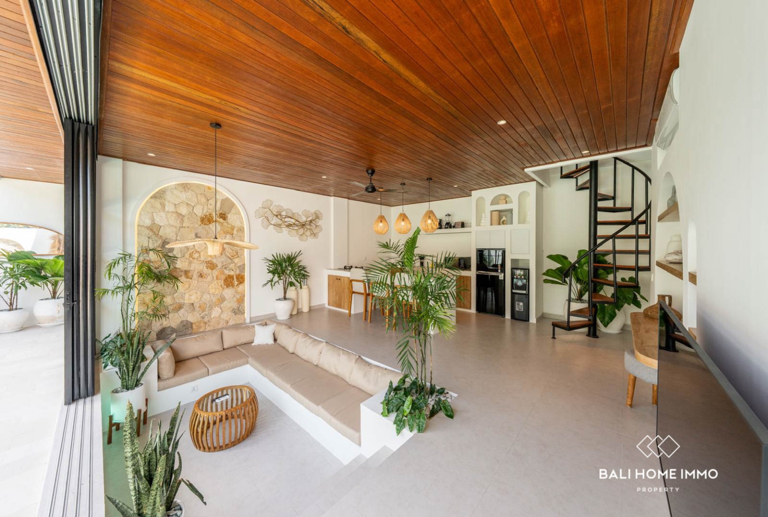 Brand New Tropical 3 Bedroom Villa For Rent in Pererenan — image 2