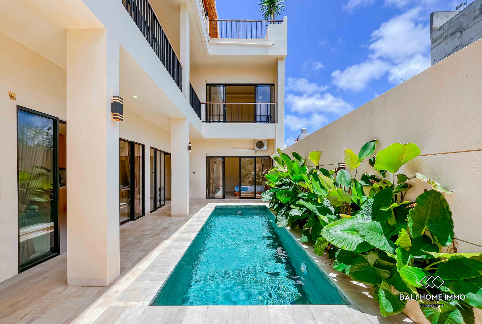 BRAND NEW WITH OCEAN VIEW 3 BEDROOMS VILLA FOR YEARLY RENTAL IN BALI - UNGASAN — image 1