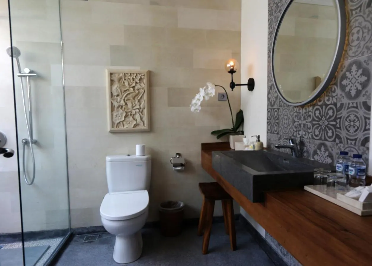 7 BR Tropical Garden Pool Villa Canggu — 7BR Villa Rental in Canggu — image 9